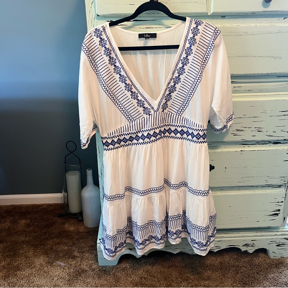 Lulu's White and Blue Embroidered Tunic Mini Dress. Size XL.